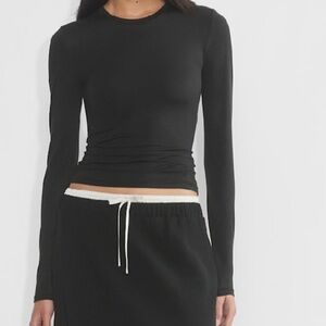 Aritzia Wilfred Sleek Black Long Sleeve Tee Dauphine Longsleeve